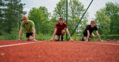 Nowy rok szkolny z Fundacją Świętego Mikołaja. Raport o nierównościach edukacyjnych