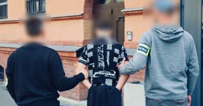 18-latek zatrzymany w sprawie uszkodzenia dwóch aut